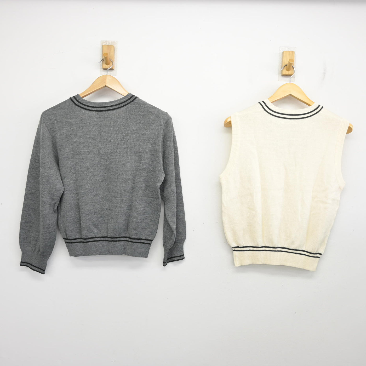 【中古】大阪府 旭高等学校 女子制服 2点 (ニット・ニットベスト) sf103782