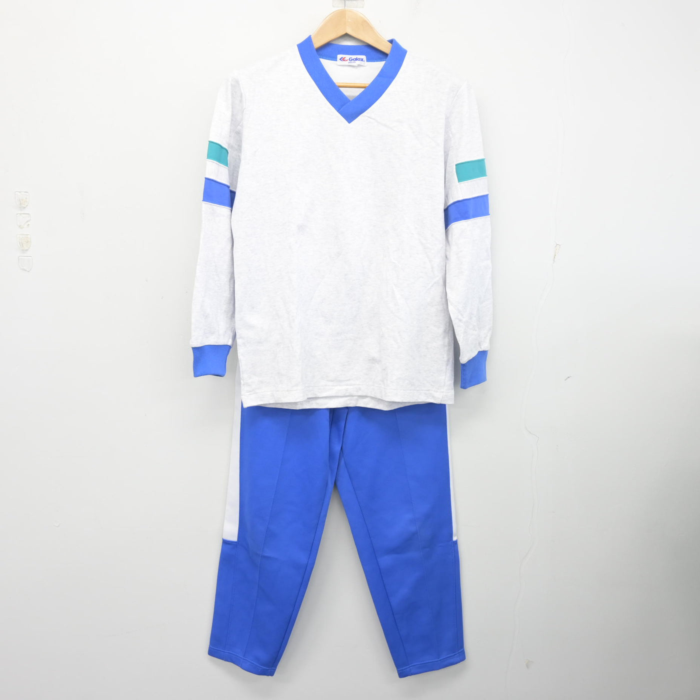 【中古】兵庫県 有野北中学校 女子制服 3点 (ジャージ 上・体操服 上・ジャージ 下) sf103795