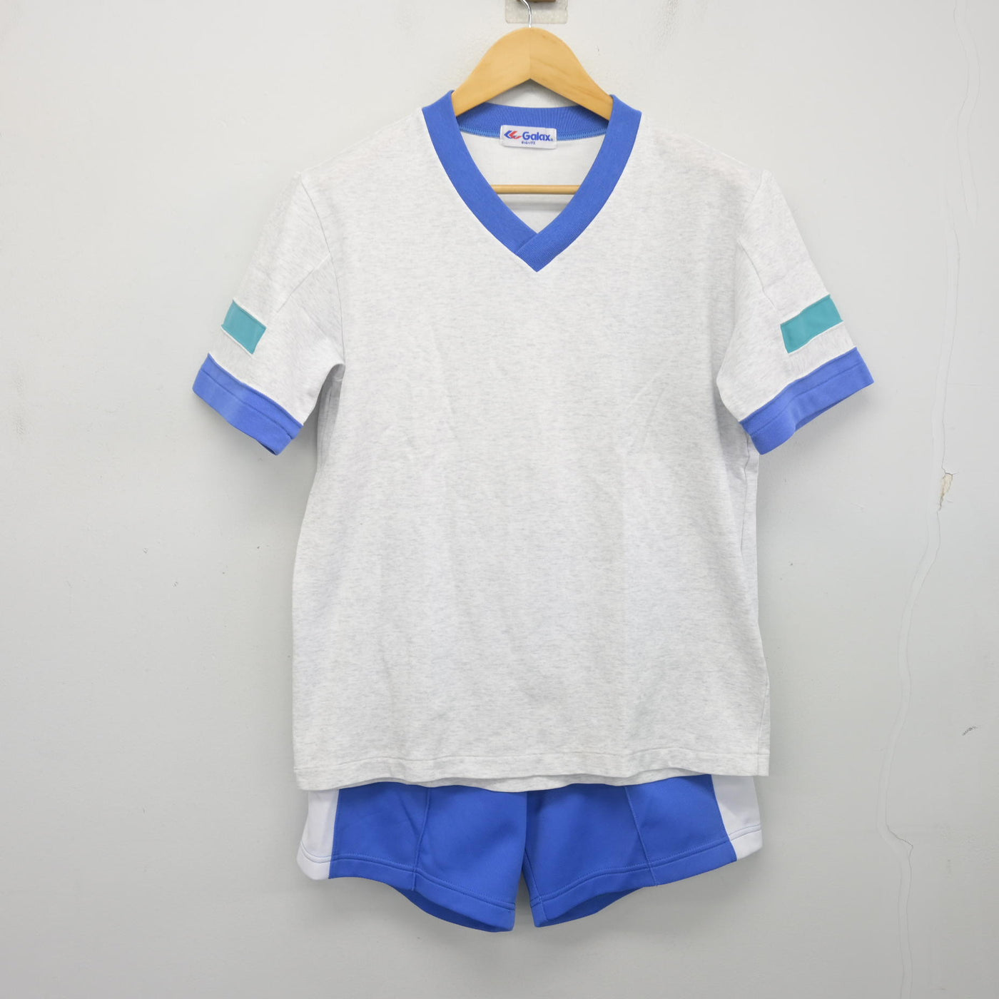 【中古】兵庫県 有野北中学校 女子制服 2点 (体操服 上・体操服 下) sf103800