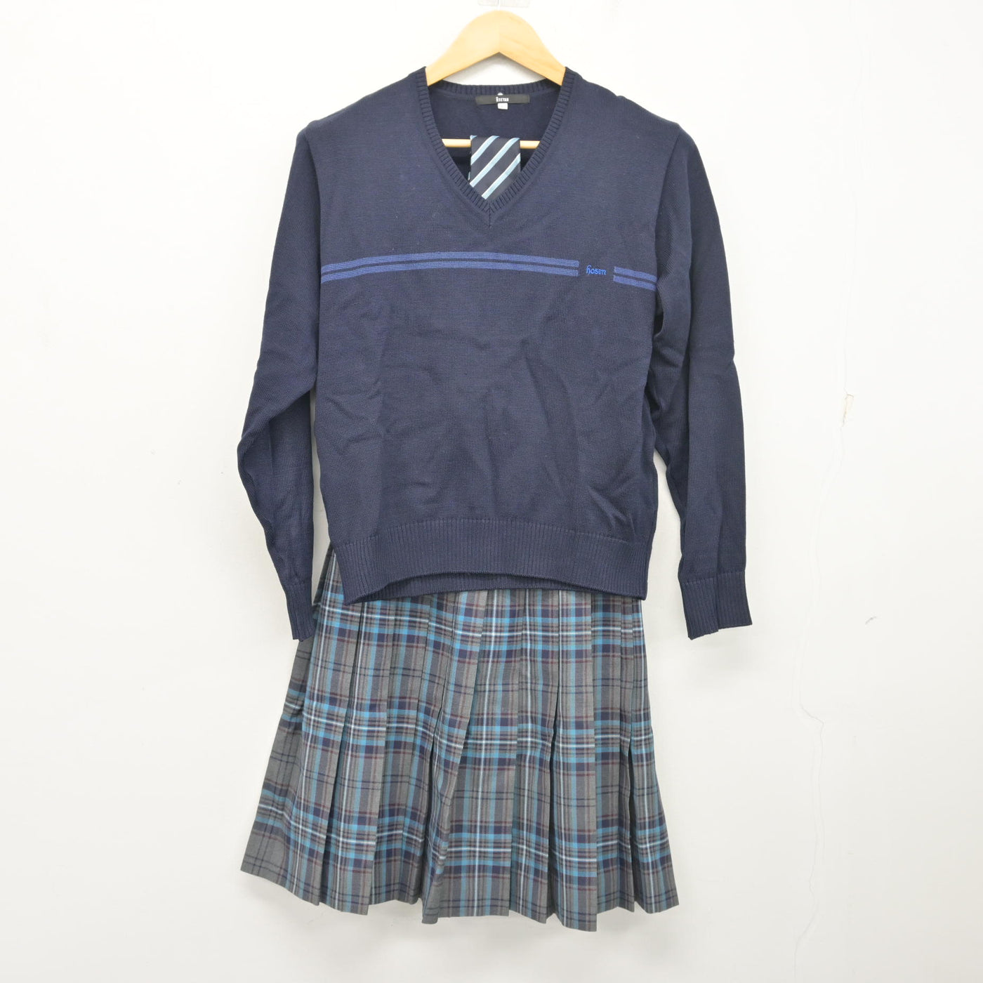 【中古】東京都 宝仙学園順天堂大学系属理数インター高等学校 女子制服 3点 (ニット・スカート) sf103809