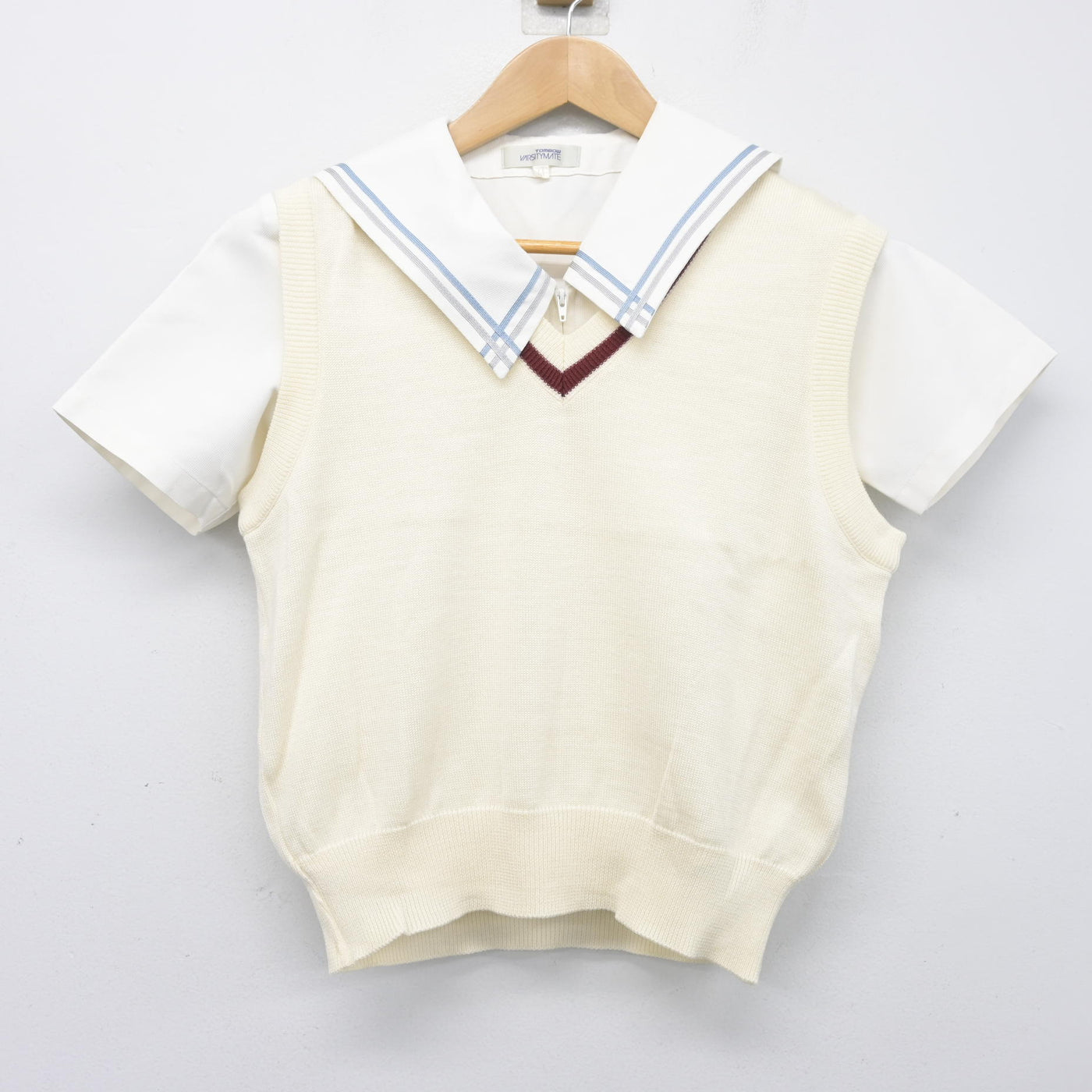 【中古】秋田県 秋田令和高等学校 女子制服 2点 (ニットベスト・セーラー服) sf103819