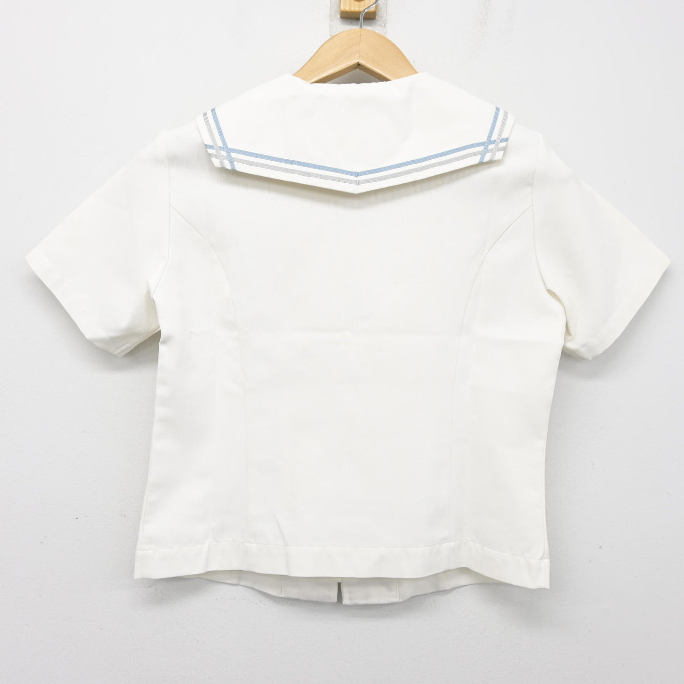 【中古】秋田県 秋田令和高等学校 女子制服 3点 (セーラー服・スカート) sf103820