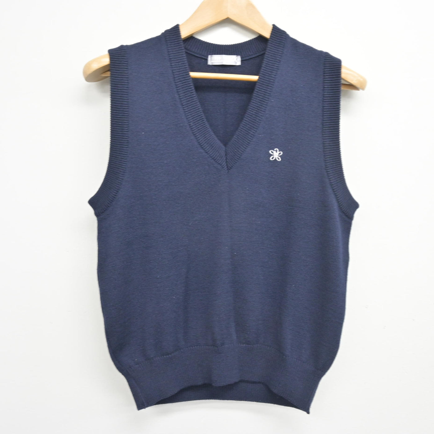 【中古】大阪府 近畿大学附属高等学校 男子制服 2点 (ニットベスト・シャツ) sf103826