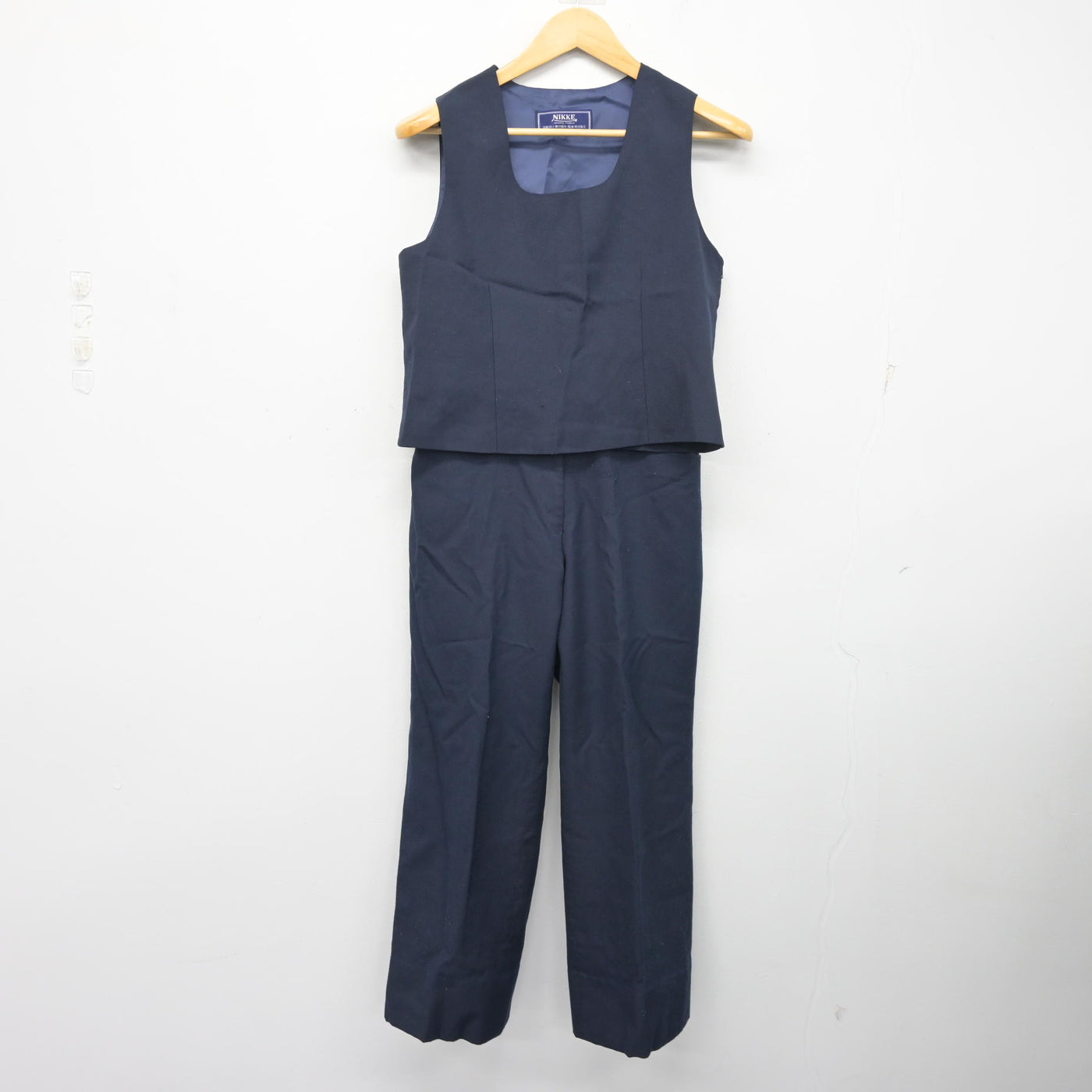 【中古】東京都 目黒区立第七中学校 女子制服 3点 (ブレザー・ベスト・ズボン) sf103830