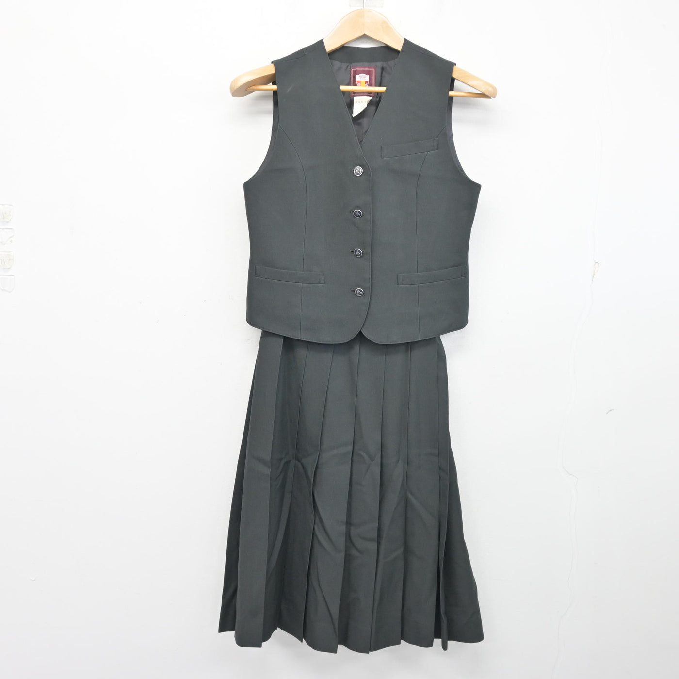 【中古】長崎県 佐世保北高等学校 女子制服 4点 (ブレザー・ベスト・スカート) sf103889