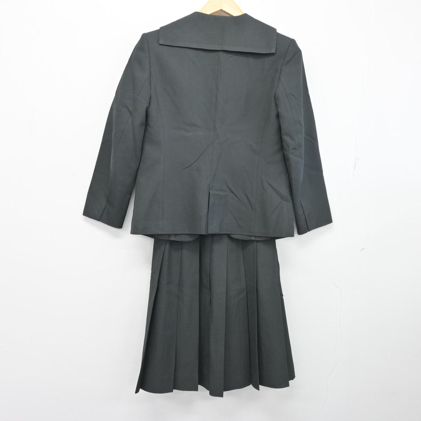 【中古】長崎県 佐世保北高等学校 女子制服 4点 (ブレザー・ベスト・スカート) sf103890