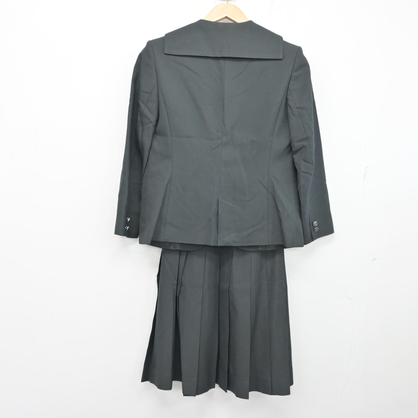 【中古】長崎県 佐世保北高等学校 女子制服 4点 (ブレザー・ベスト・スカート) sf103891