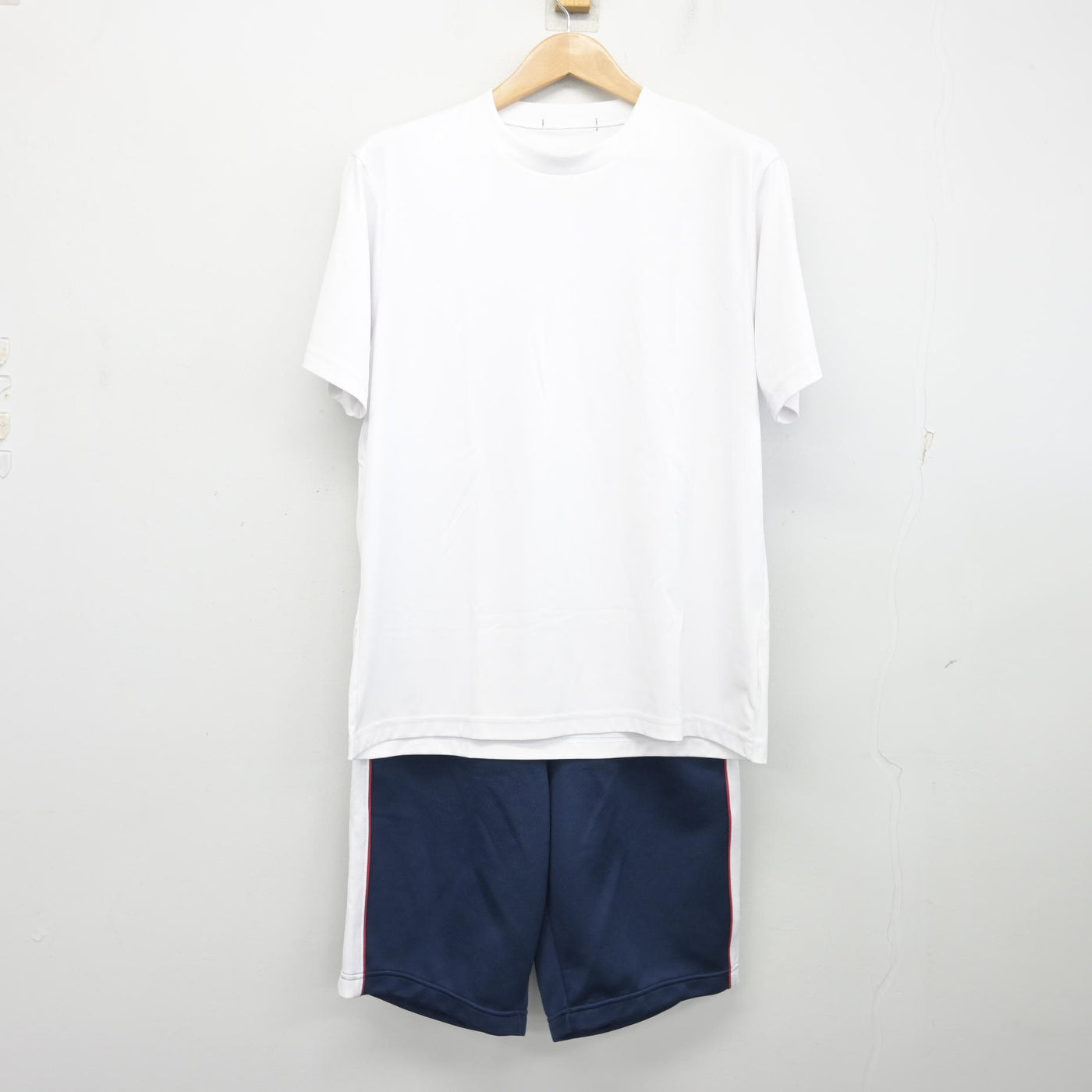 【中古】群馬県 伊勢崎商業高等学校 女子制服 2点 (体操服 上・体操服 下) sf103904