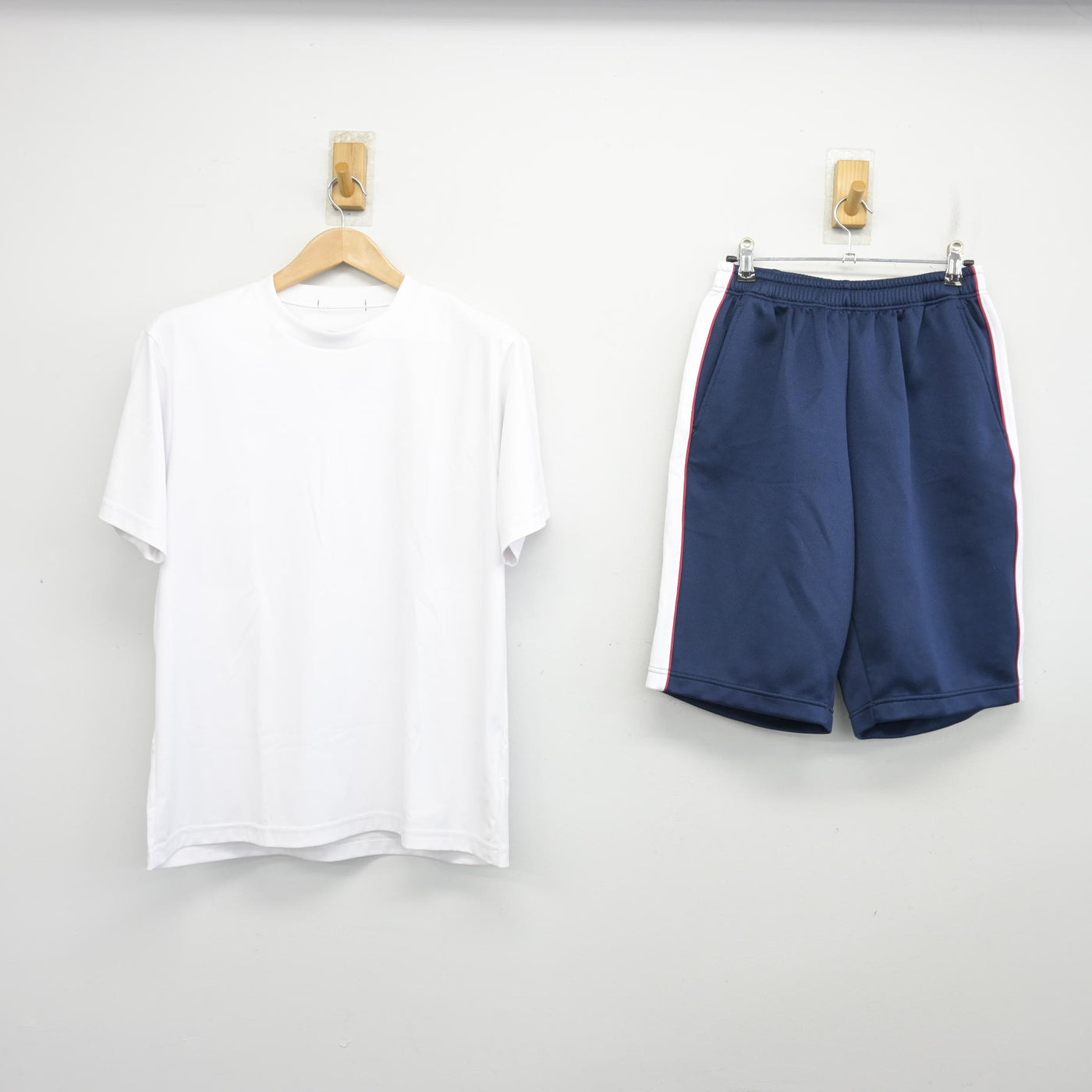 【中古】群馬県 伊勢崎商業高等学校 女子制服 2点 (体操服 上・体操服 下) sf103904