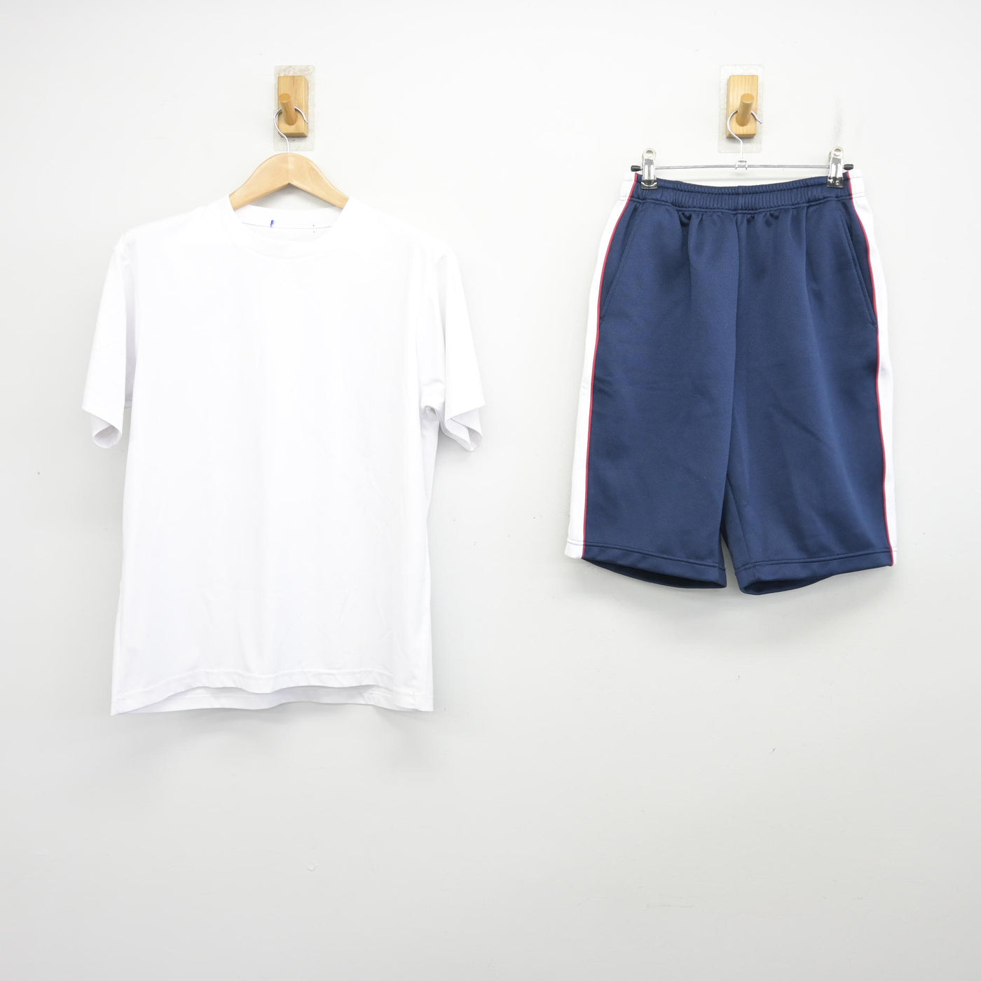 【中古】群馬県 伊勢崎商業高等学校 女子制服 2点 (体操服 上・体操服 下) sf103905