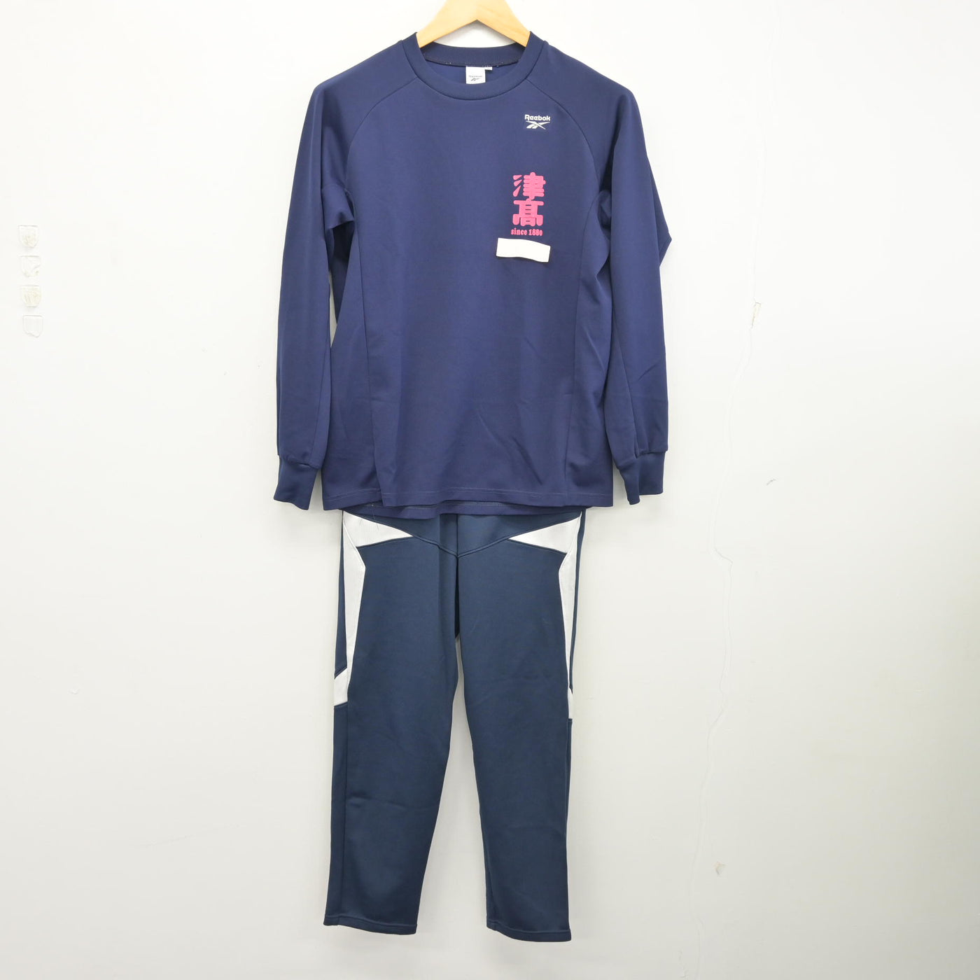 【中古】三重県 津高等学校 女子制服 3点 (ジャージ 上・体操服 上・ジャージ 下) sf103907