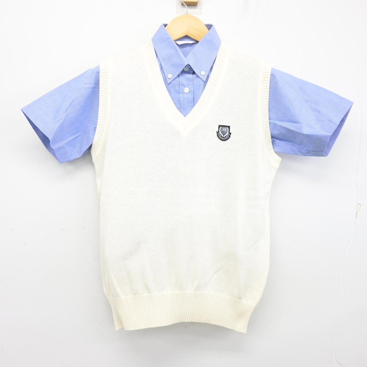 【中古】北海道 札幌新陽高等学校 女子制服 2点 (ニットベスト・シャツ) sf103923
