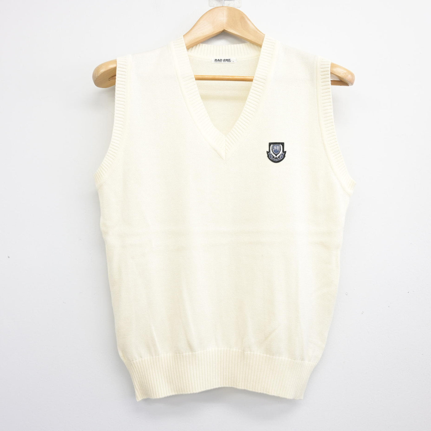 【中古】北海道 札幌新陽高等学校 女子制服 2点 (ニットベスト・シャツ) sf103923