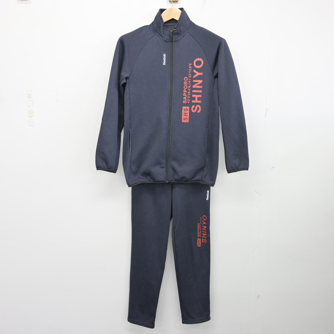 【中古】北海道 札幌新陽高等学校 女子制服 2点 (ジャージ 上・ジャージ 下) sf103927