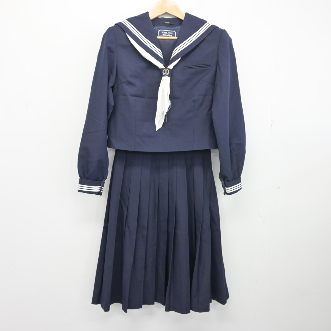 【中古】埼玉県 鶴ヶ島中学校 女子制服 3点 (セーラー服・スカート) sf103928