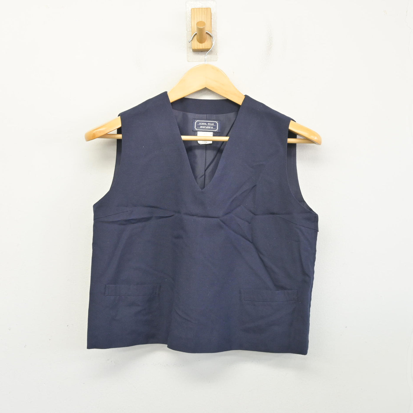 【中古】埼玉県 鶴ケ島中学校 女子制服 2点 (ベスト・シャツ) sf103930