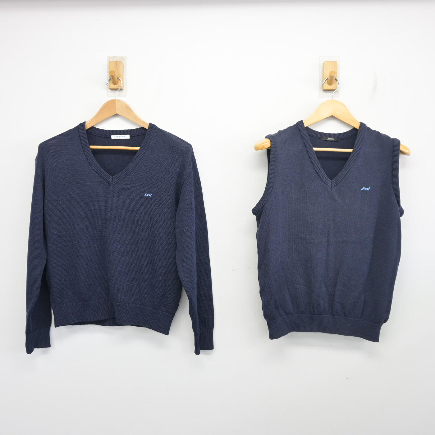 【中古】埼玉県 伊奈学園総合高等学校 女子制服 2点 (ニットベスト・ニット) sf103933