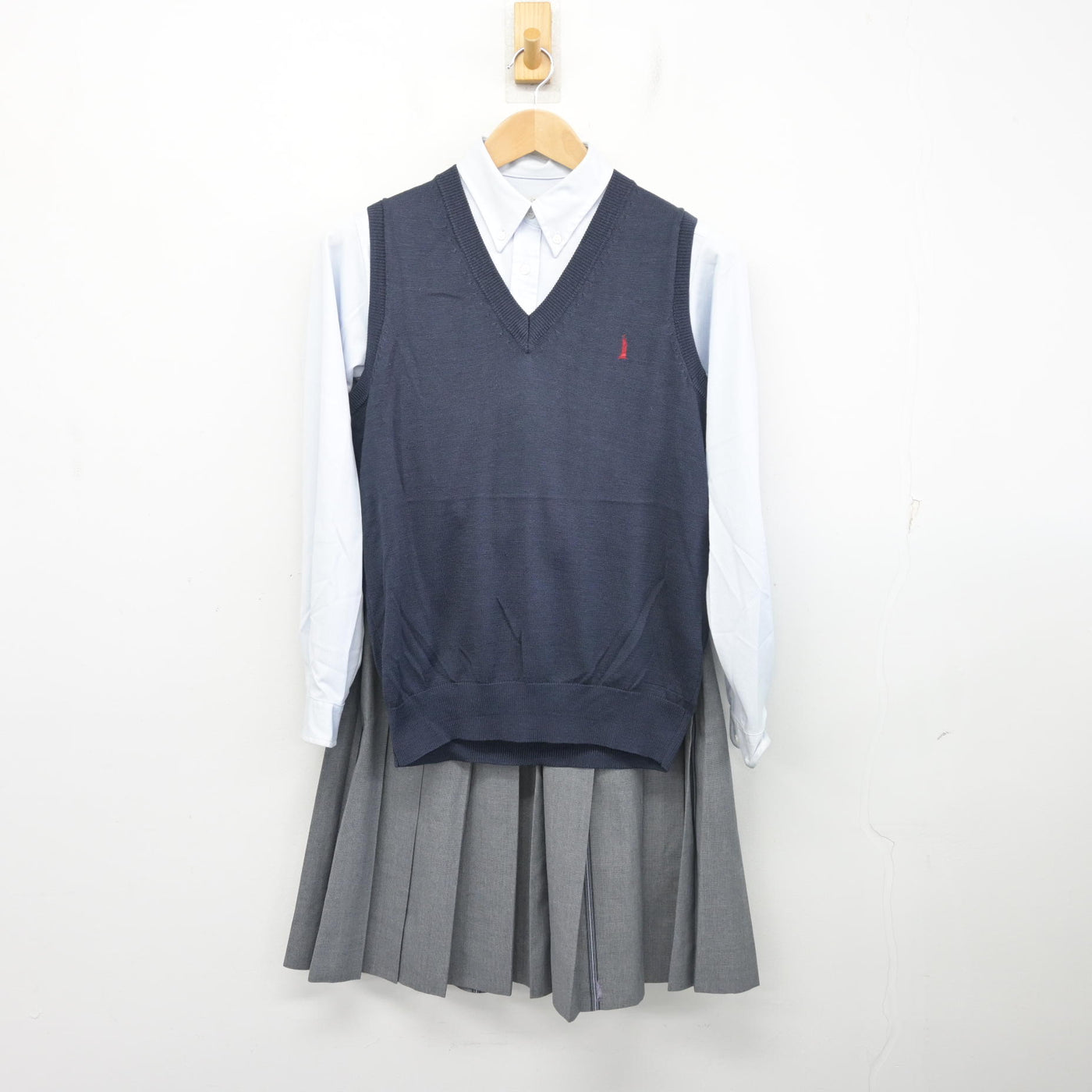 【中古】広島県 広島修道大学ひろしま協創高等学校 女子制服 3点 (ニットベスト・シャツ・スカート) sf103947