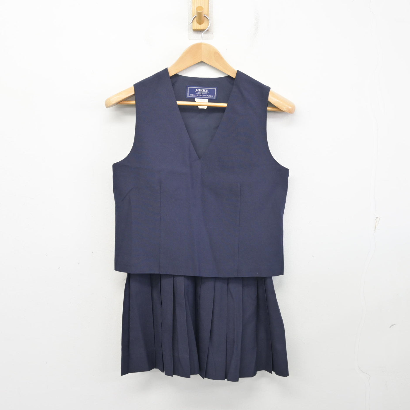 【中古】埼玉県 朝霞第三中学校 女子制服 2点 (ベスト・スカート) sf103949