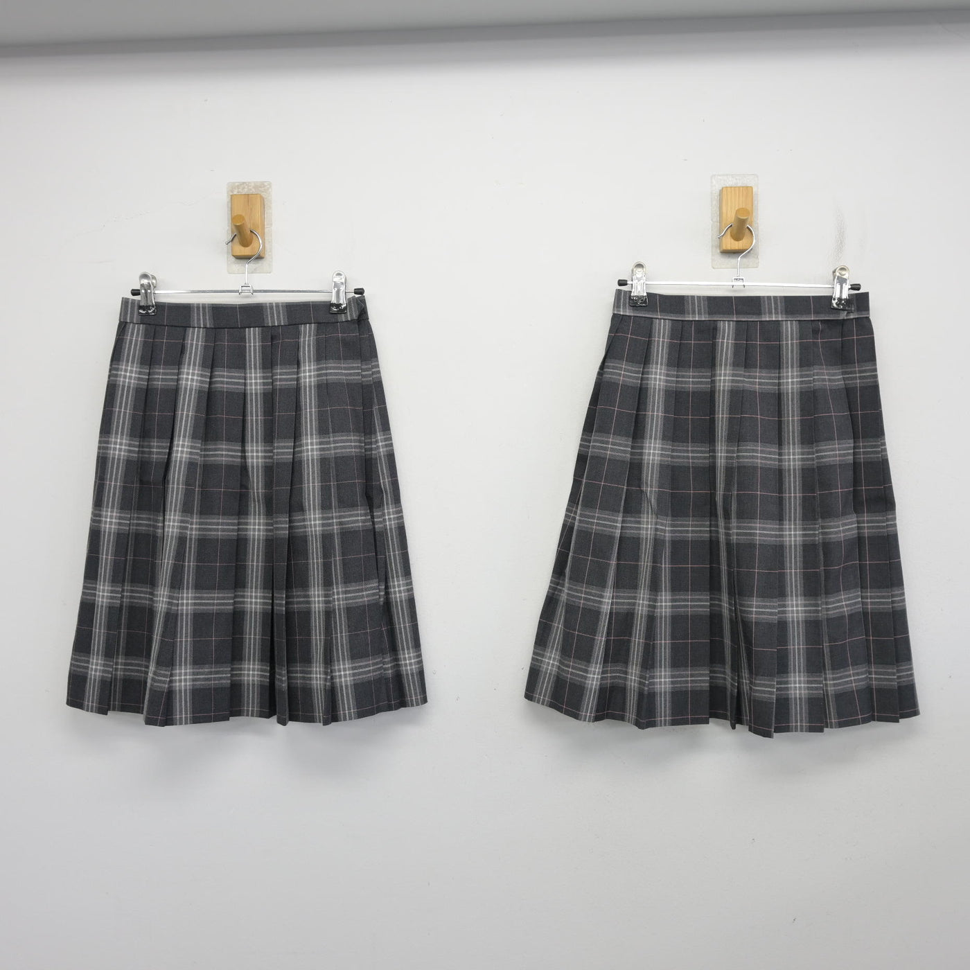 【中古】兵庫県 湊翔楠中学校 女子制服 4点 (ブレザー・スカート) sf103961