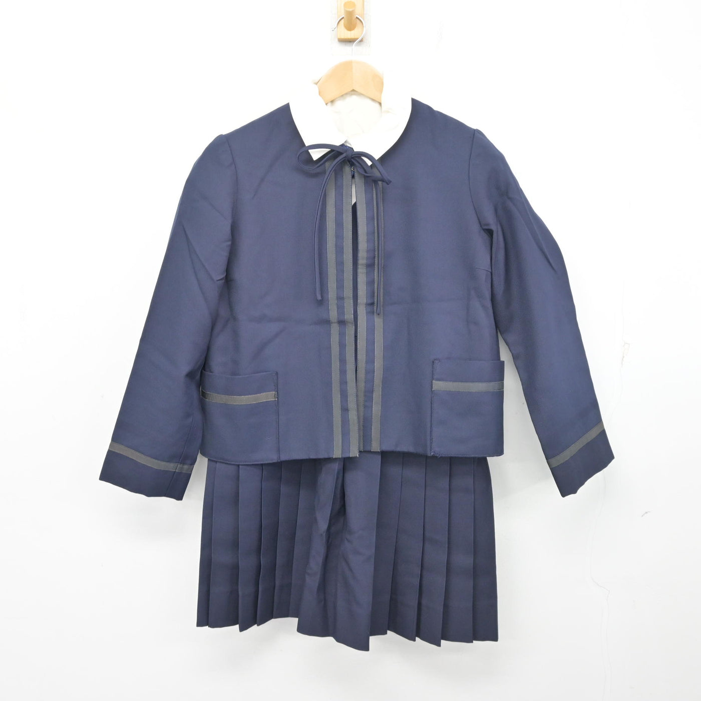 【中古】東京都 鷗友学園女子中学高等学校/旧制服 女子制服 4点 (ブレザー・シャツ・ジャンパースカート) sf103963