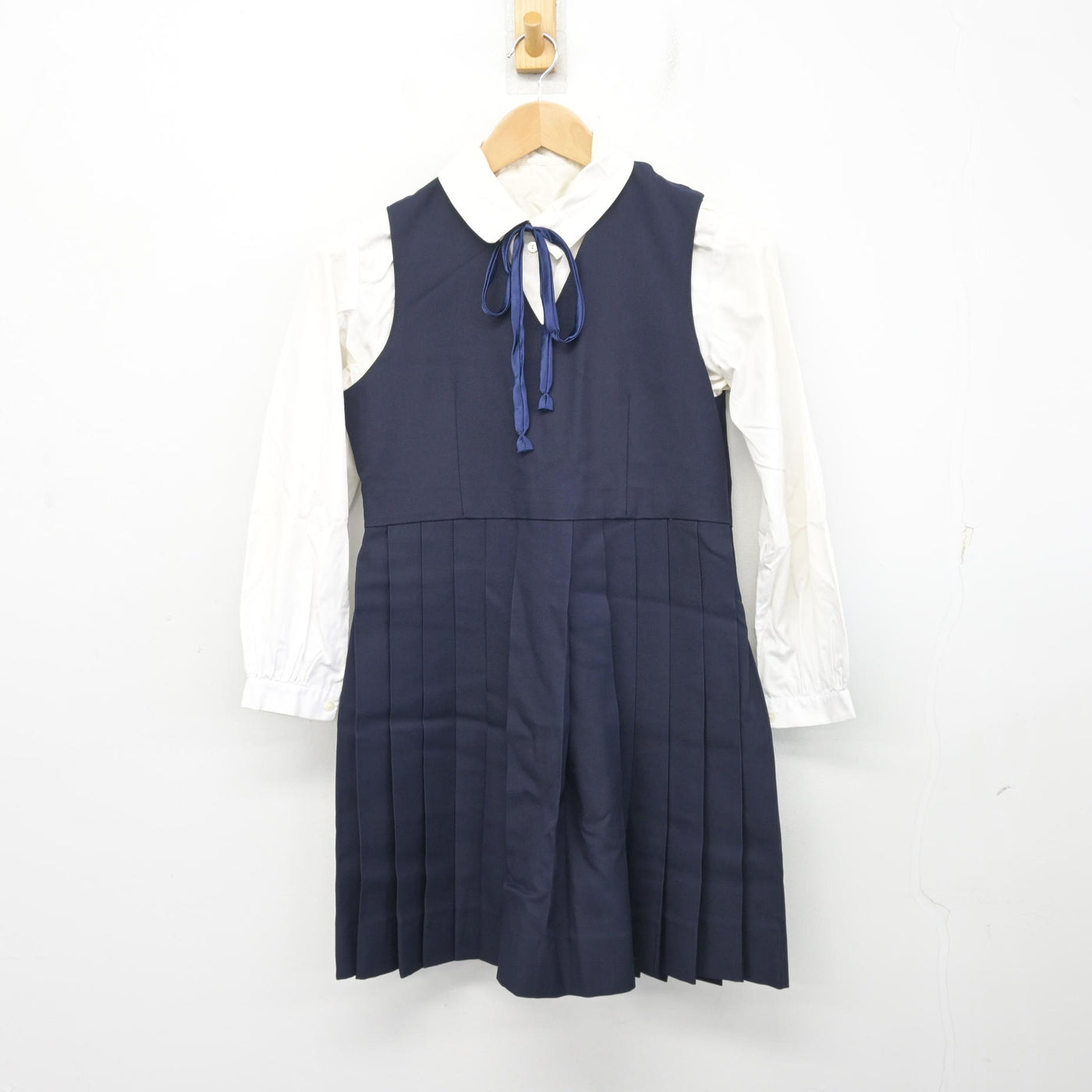 【中古】東京都 鷗友学園女子中学高等学校/旧制服 女子制服 4点 (ブレザー・シャツ・ジャンパースカート) sf103963