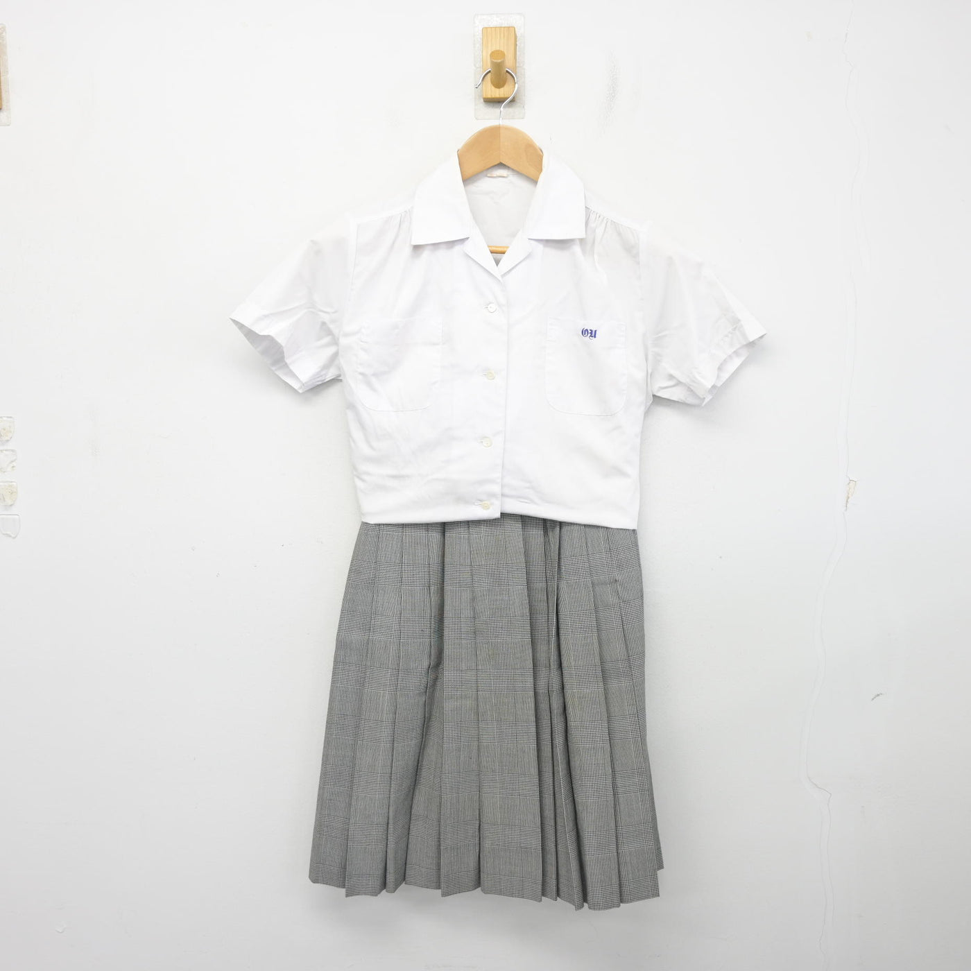 【中古】東京都 鷗友学園女子中学高等学校/旧制服 女子制服 2点 (シャツ・スカート) sf103967