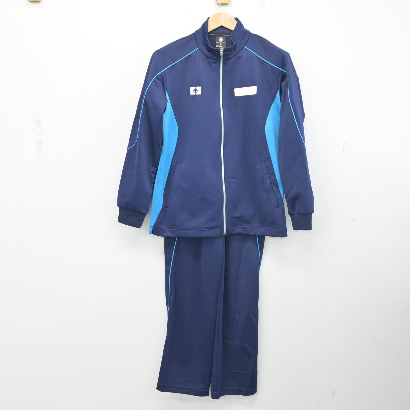 【中古】東京都 三鷹市立第五中学校 女子制服 2点 (ジャージ 上・ジャージ 下) sf103974