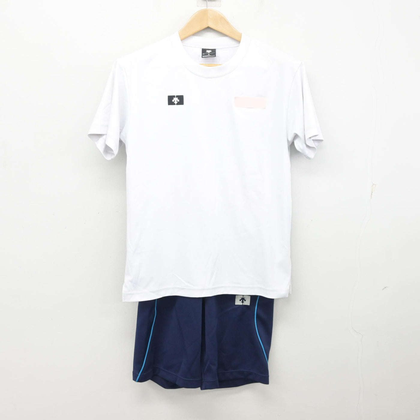 【中古】東京都 三鷹市立第五中学校 女子制服 2点 (体操服 上・体操服 下) sf103975