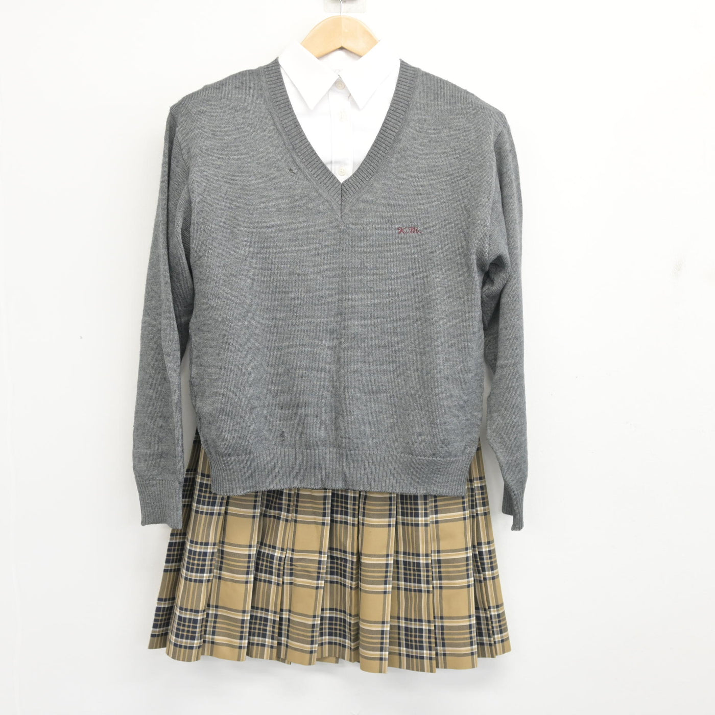 【中古】京都府 京都明徳高等学校 女子制服 3点 (ニット・シャツ・スカート) sf103983