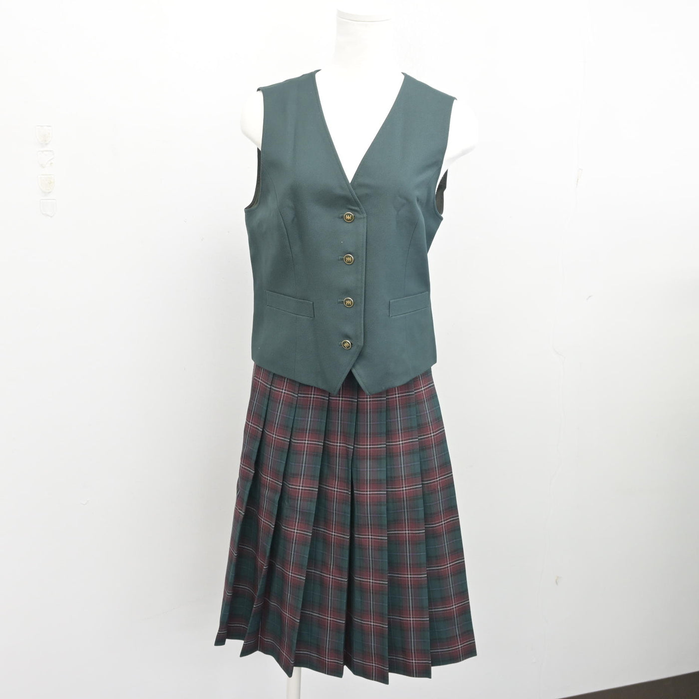 【中古】茨城県 江戸川学園取手中学校 女子制服 3点 (ブレザー・ベスト・スカート) sf103989