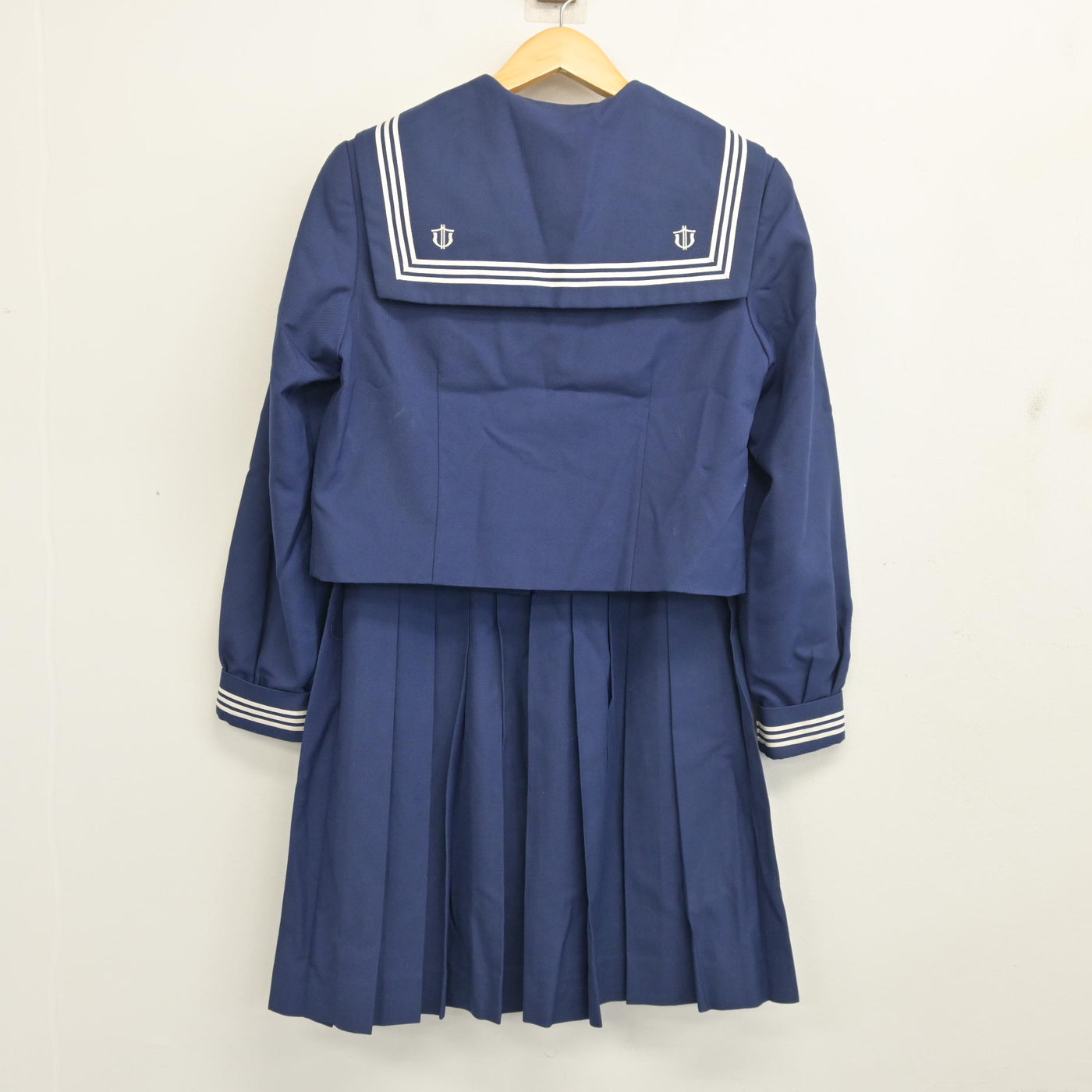 【中古】埼玉県 鯨井中学校 女子制服 3点 (セーラー服・スカート) sf103992