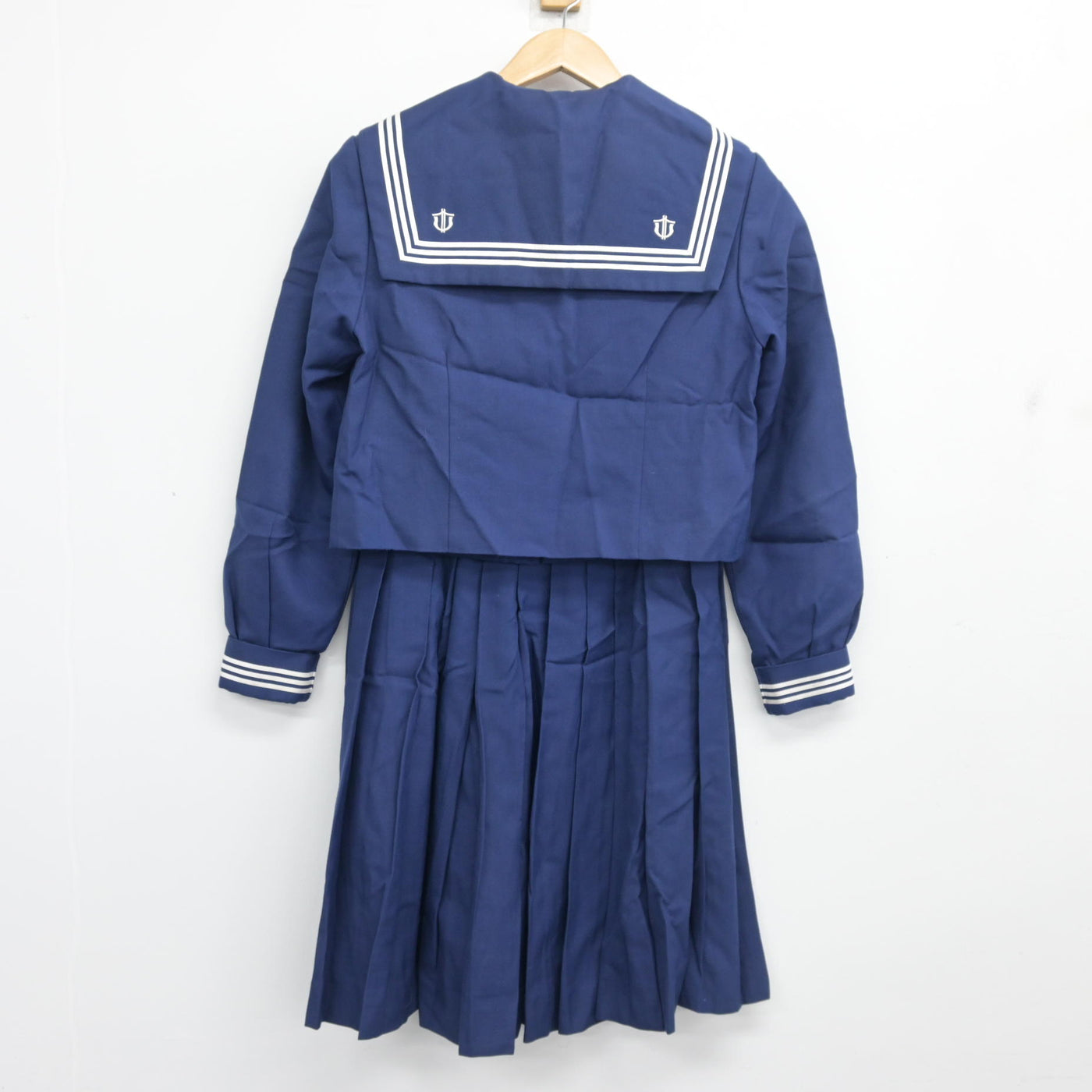 【中古】埼玉県 鯨井中学校 女子制服 3点 (セーラー服・スカート) sf103993