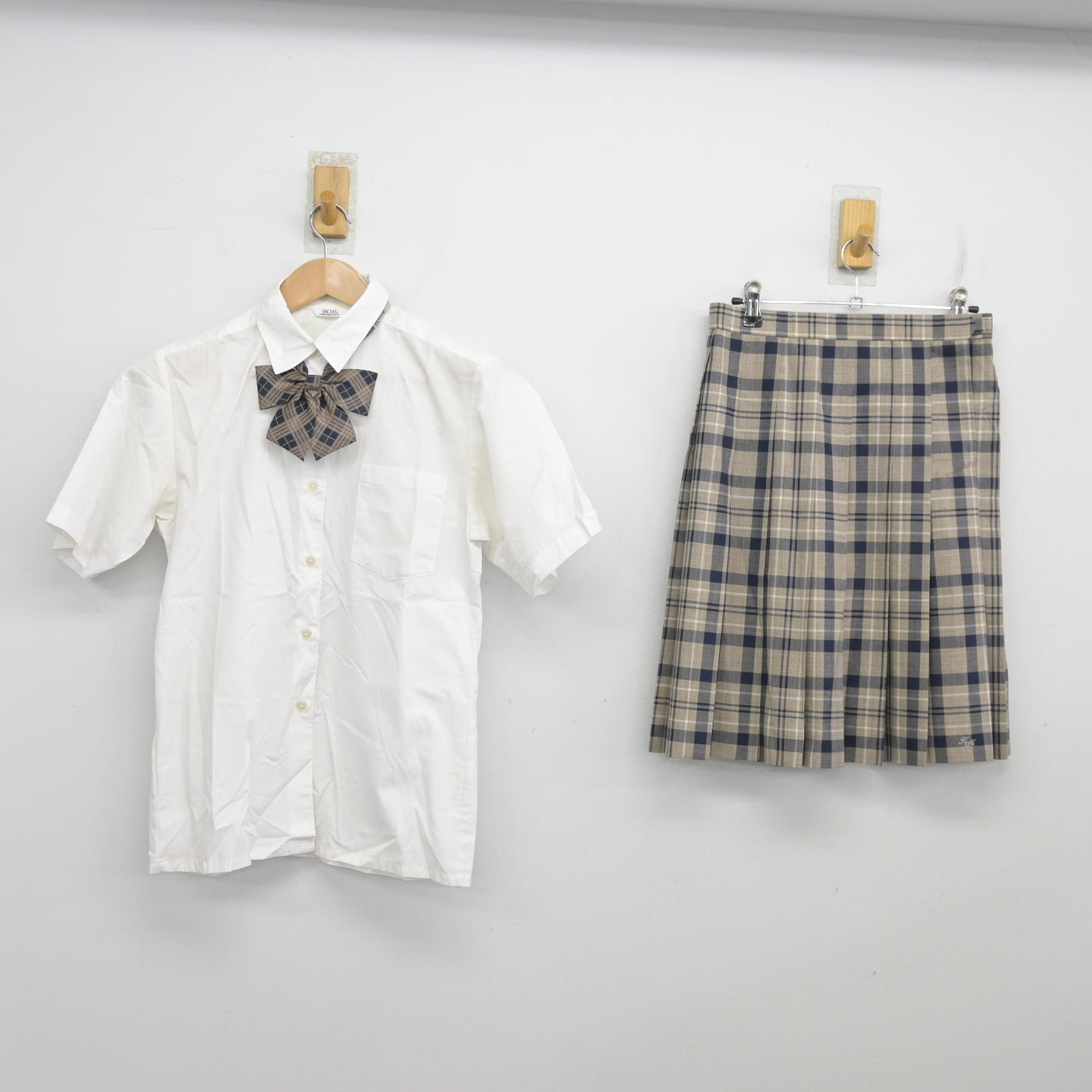 【中古】埼玉県 川越南高等学校 女子制服 3点 (シャツ・スカート) sf103995