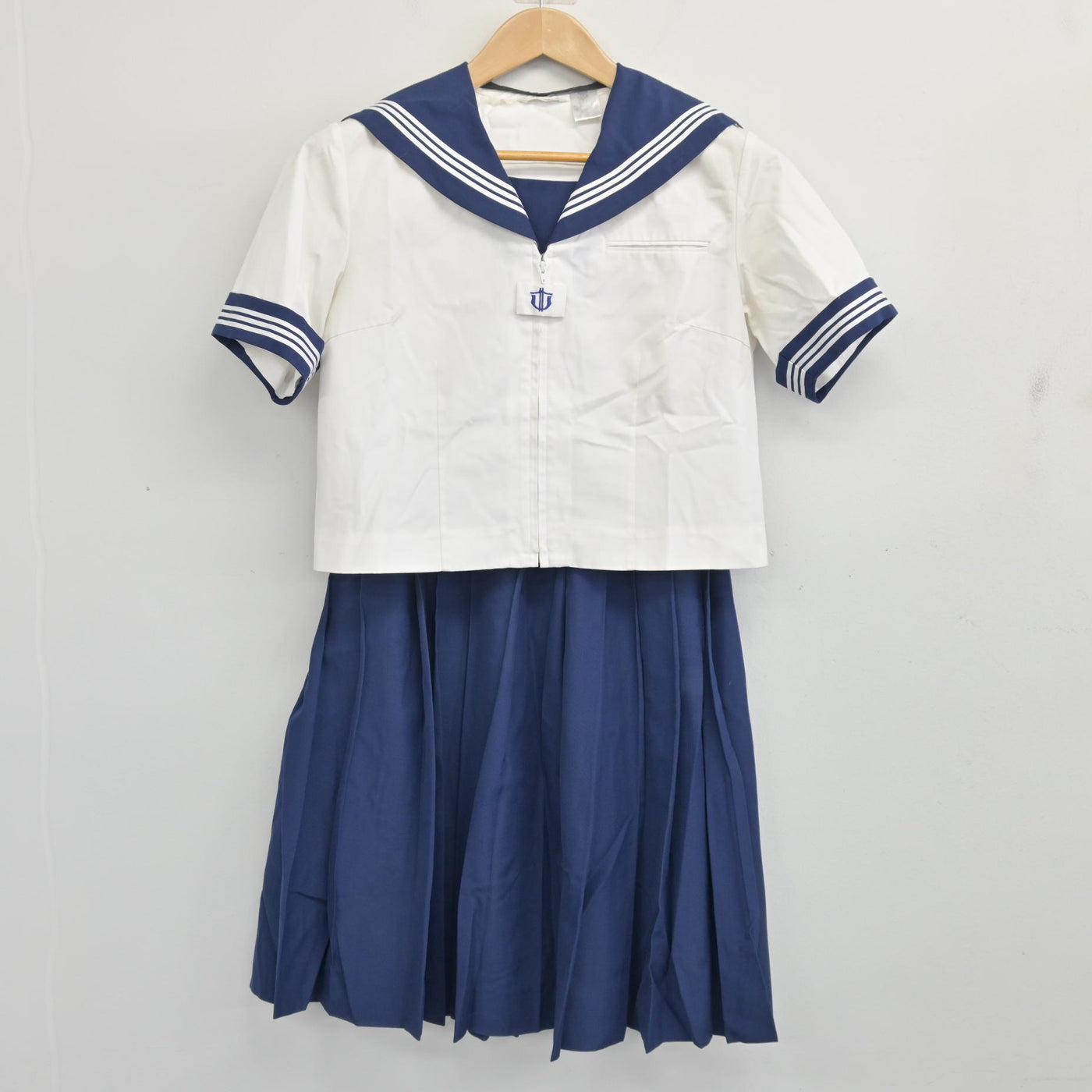 【中古】埼玉県 鯨井中学校 女子制服 2点 (セーラー服・スカート) sf104001