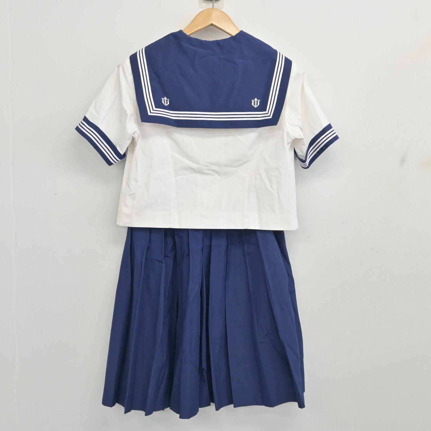 【中古】埼玉県 鯨井中学校 女子制服 2点 (セーラー服・スカート) sf104001