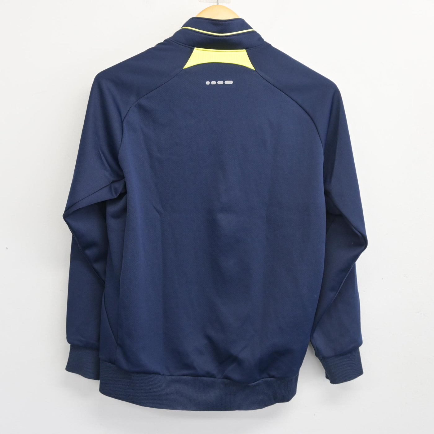 【中古】兵庫県 野々池中学校 女子制服 2点 (ジャージ 上・体操服 上) sf104010