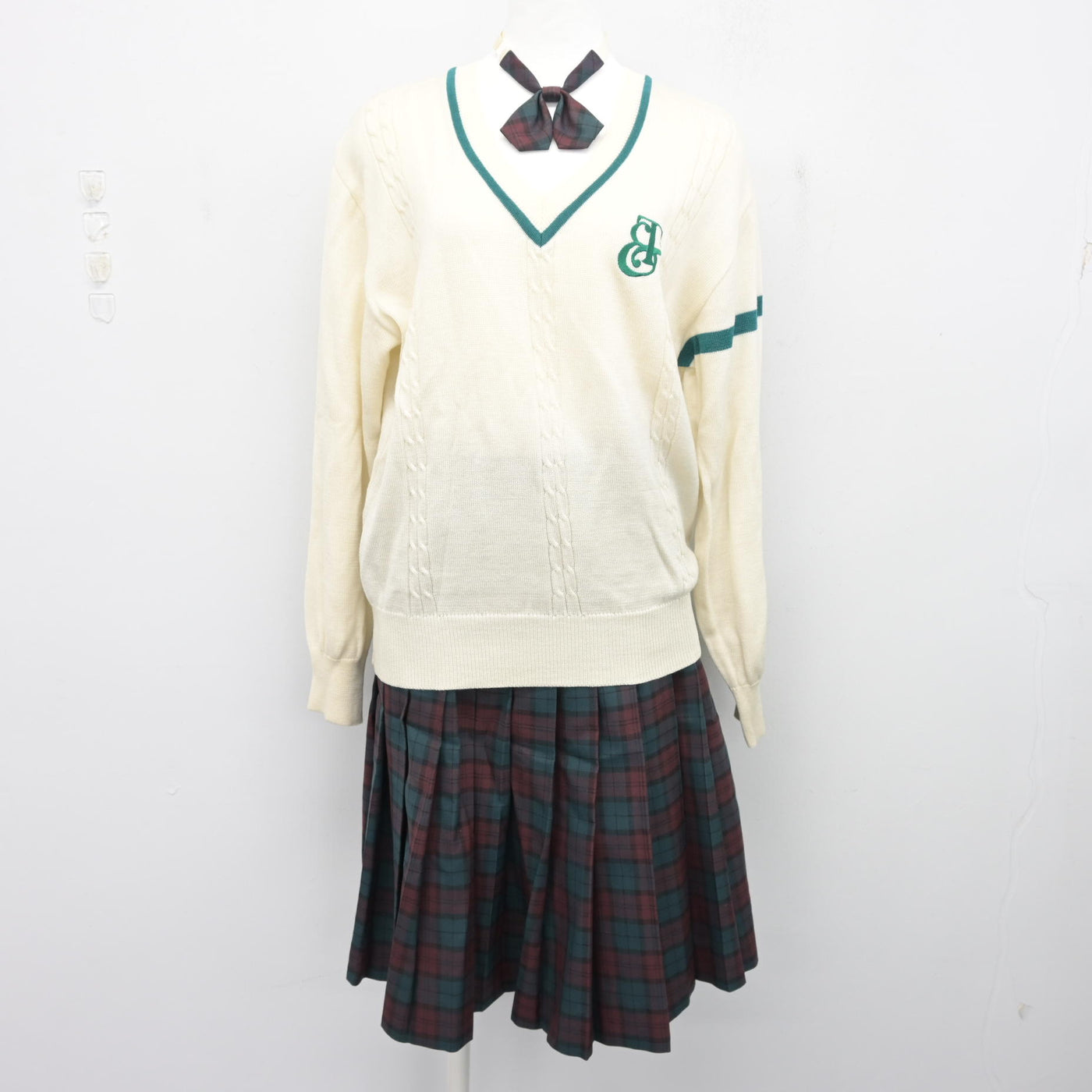 【中古】茨城県 江戸川学園取手高等学校/旧制服 女子制服 4点 (ブレザー・ニット・スカート) sf104025