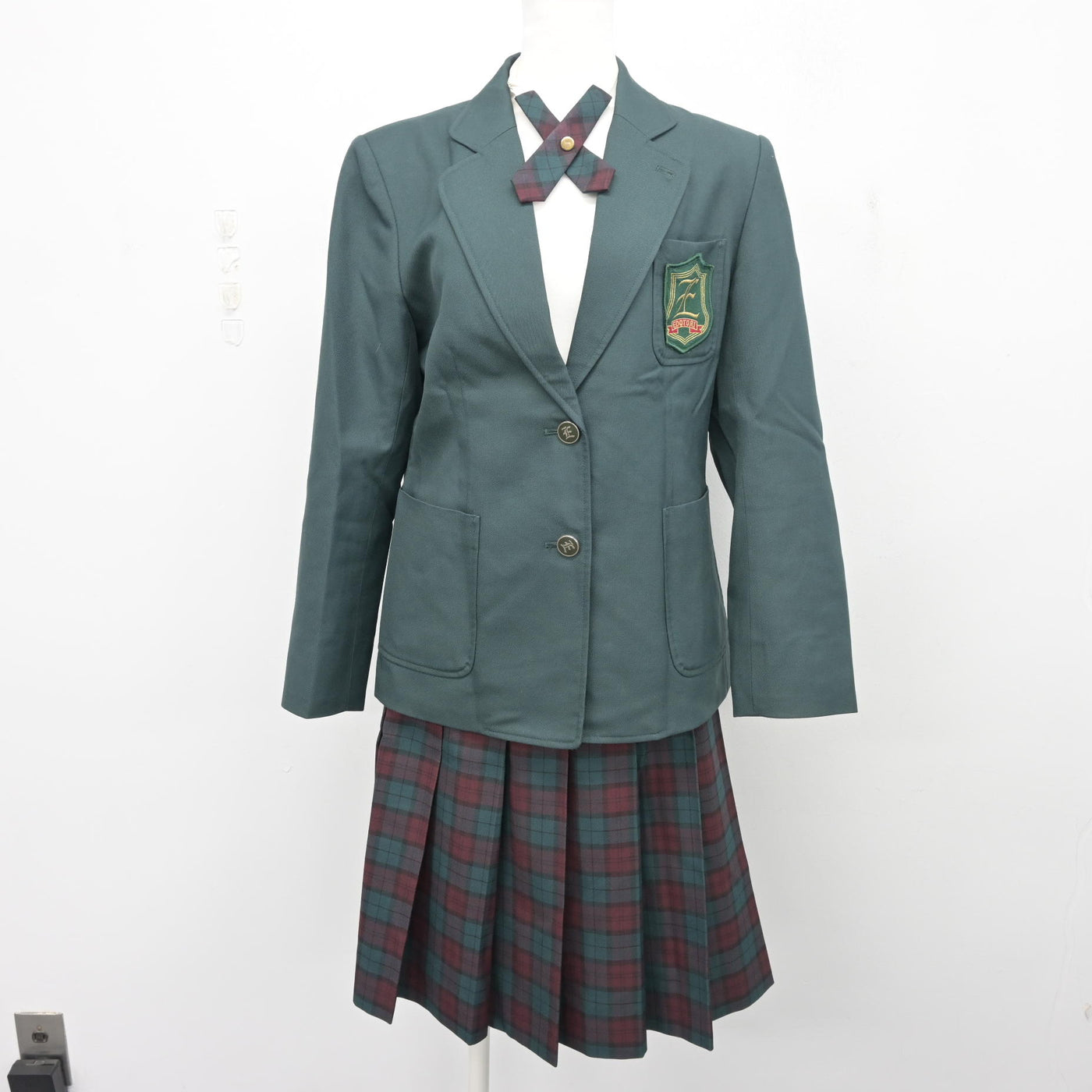 【中古】茨城県 江戸川学園取手高等学校/旧制服 女子制服 3点 (ブレザー・スカート) sf104030