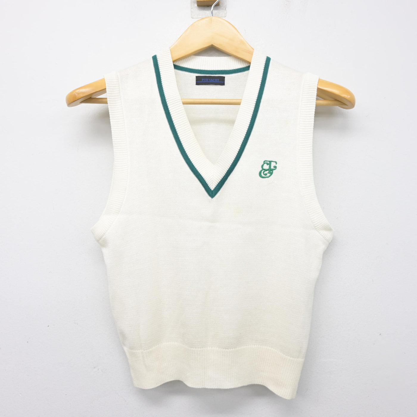 【中古】茨城県 江戸川学園取手高等学校 女子制服 2点 (ニットベスト・ニット) sf104056