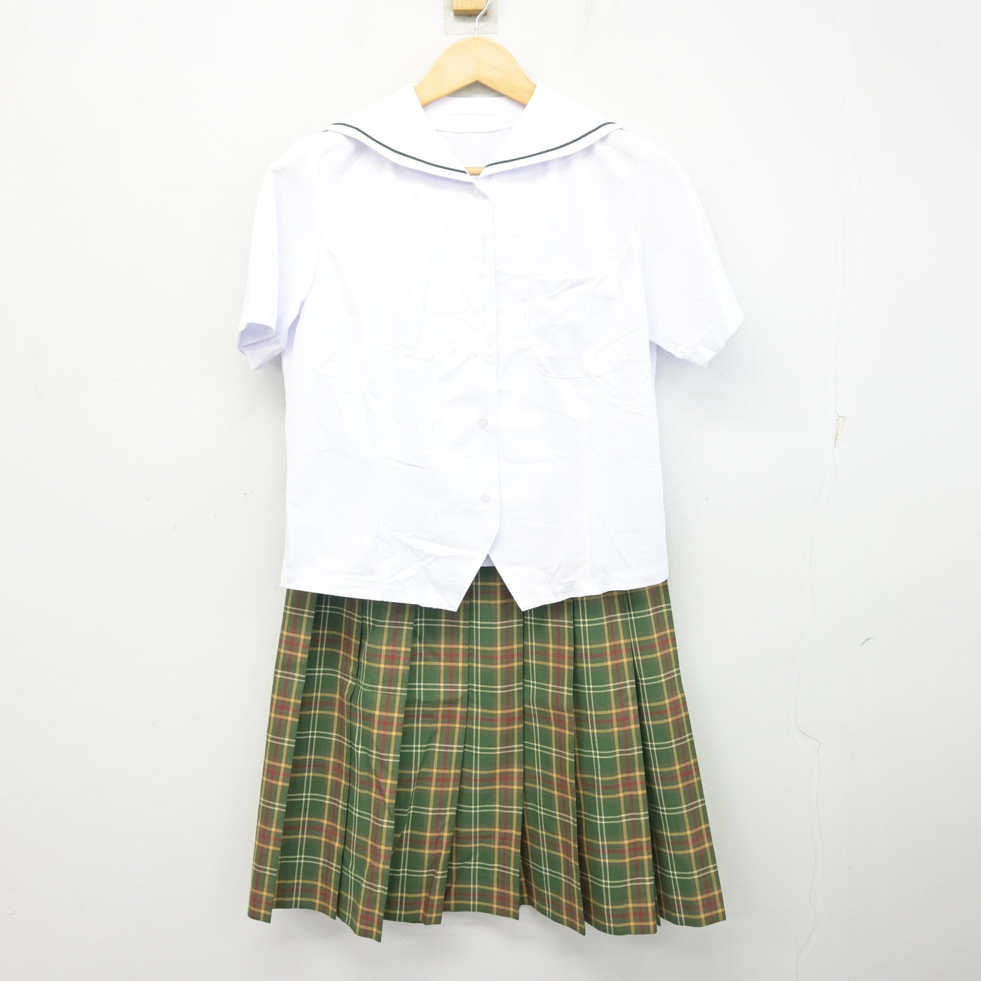 【中古】福井県 福井工業大学附属福井高等学校 女子制服 2点 (ブラウス・スカート) sf104060