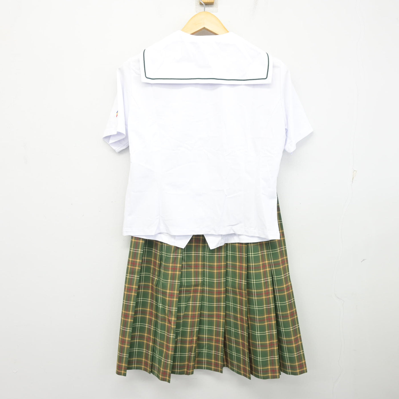 【中古】福井県 福井工業大学附属福井高等学校 女子制服 2点 (ブラウス・スカート) sf104060