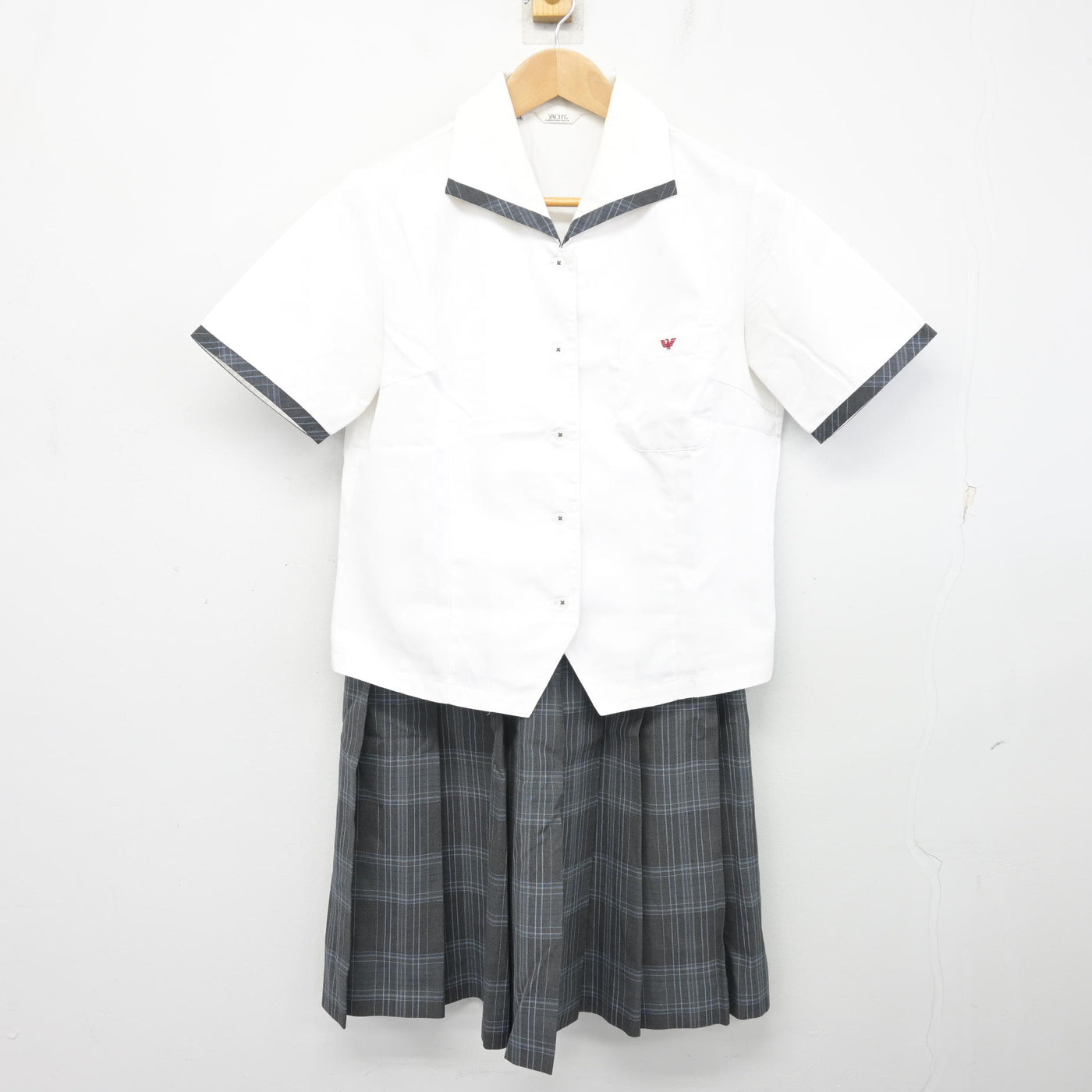 【中古】兵庫県 明石西高等学校 女子制服 2点 (シャツ・スカート) sf104065