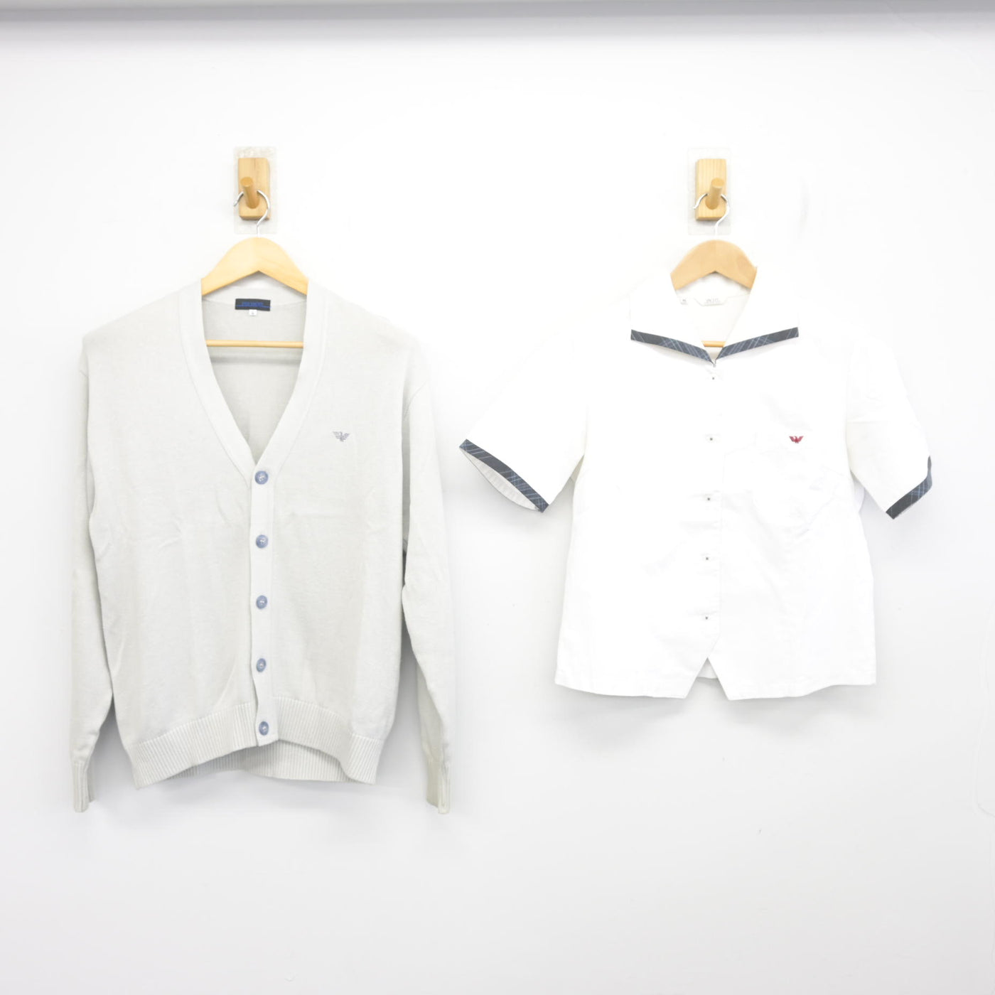 【中古】兵庫県 明石西高等学校 女子制服 2点 (ニット・シャツ) sf104066