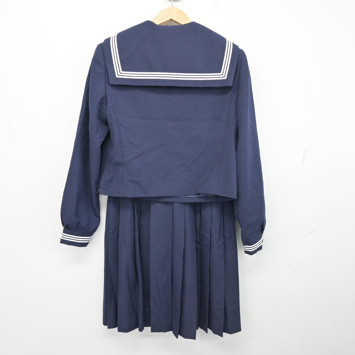 【中古】茨城県 日高中学校 女子制服 3点 (セーラー服・スカート) sf104077