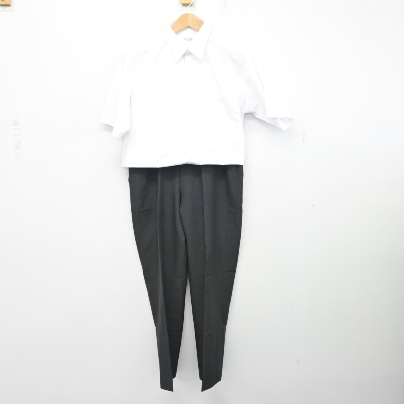 【中古】茨城県 日高中学校 男子制服 2点 (シャツ・ズボン) sf104081