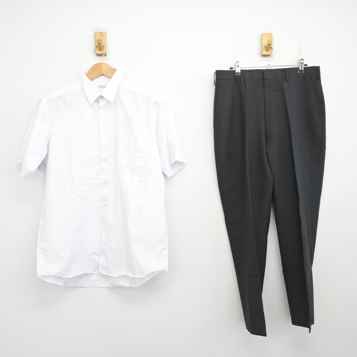 【中古】茨城県 日高中学校 男子制服 2点 (シャツ・ズボン) sf104081