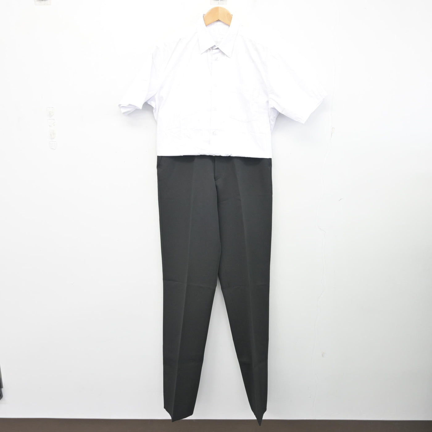 【中古】茨城県 日高中学校 男子制服 2点 (シャツ・ズボン) sf104082