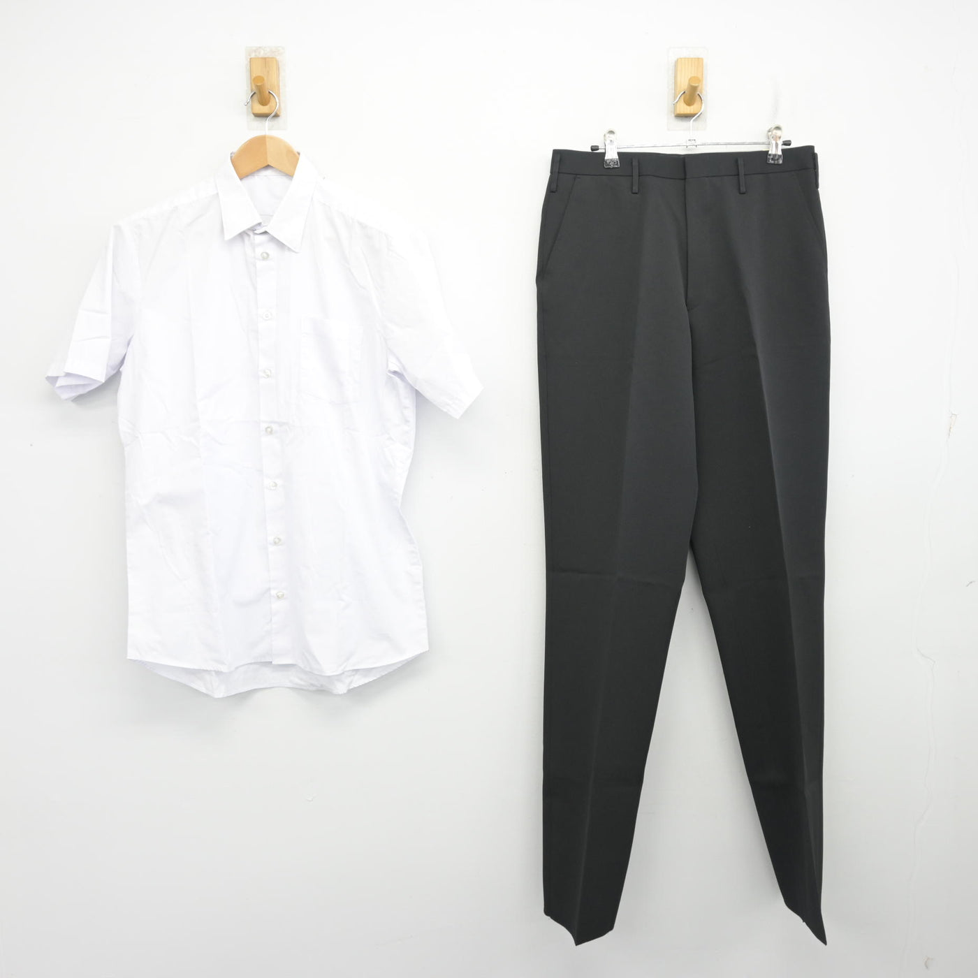 【中古】茨城県 日高中学校 男子制服 2点 (シャツ・ズボン) sf104082