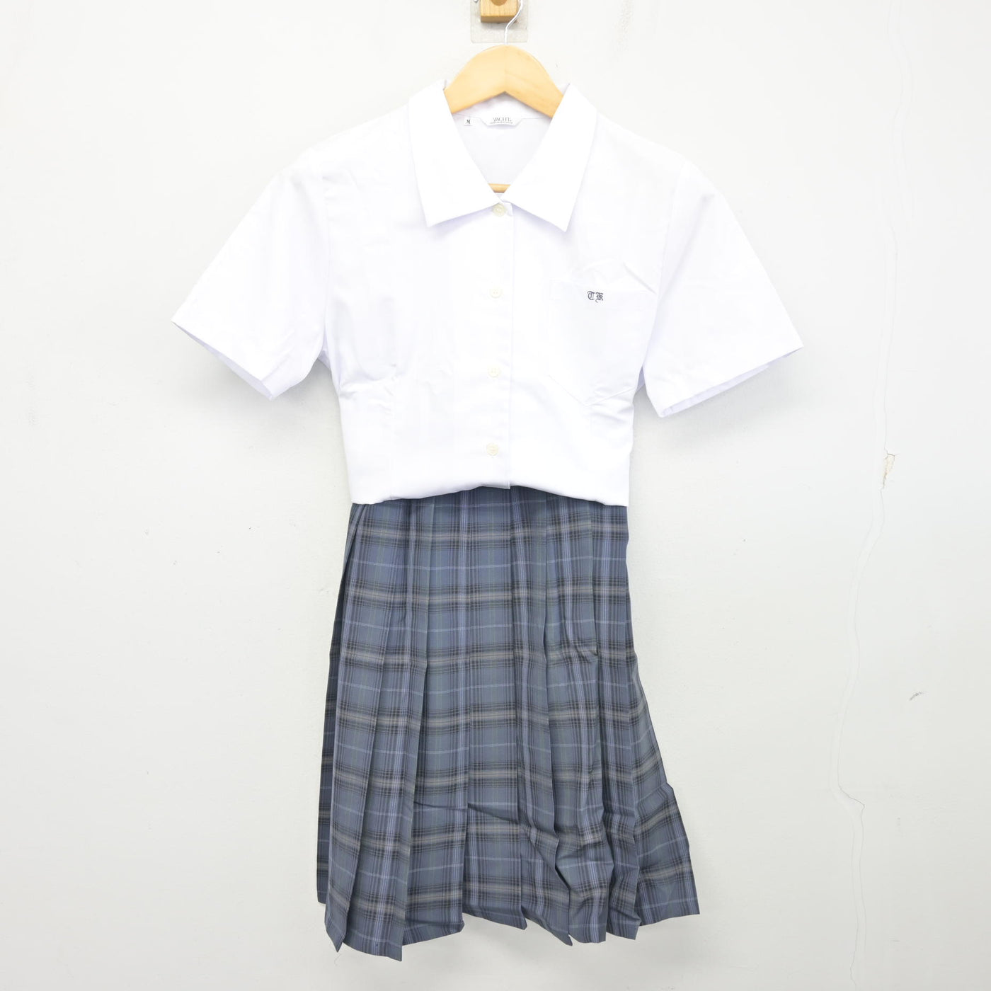 【中古】鳥取県 鳥取湖陵高等学校 女子制服 3点 (シャツ・スカート) sf104090